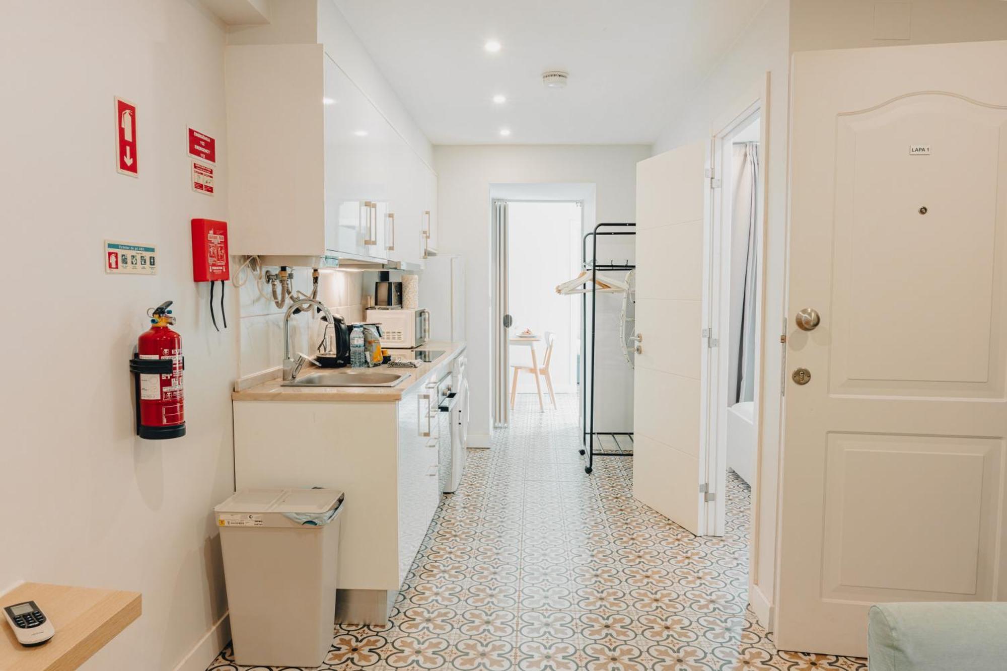 Lapa Charm Apartments With Patio Lisbon Bagian luar foto